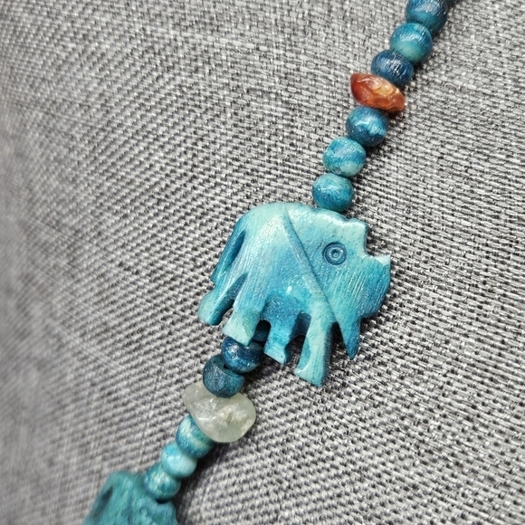 VINTAGE Carved Elephant Beaded Turquoise Large Pendant Fetish Necklace - Picture 5 of 10